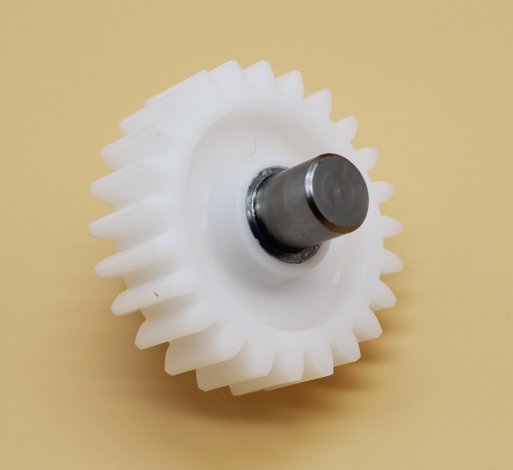 KW650714 Шестерня с металлическим штоком к мясорубкам Kenwood